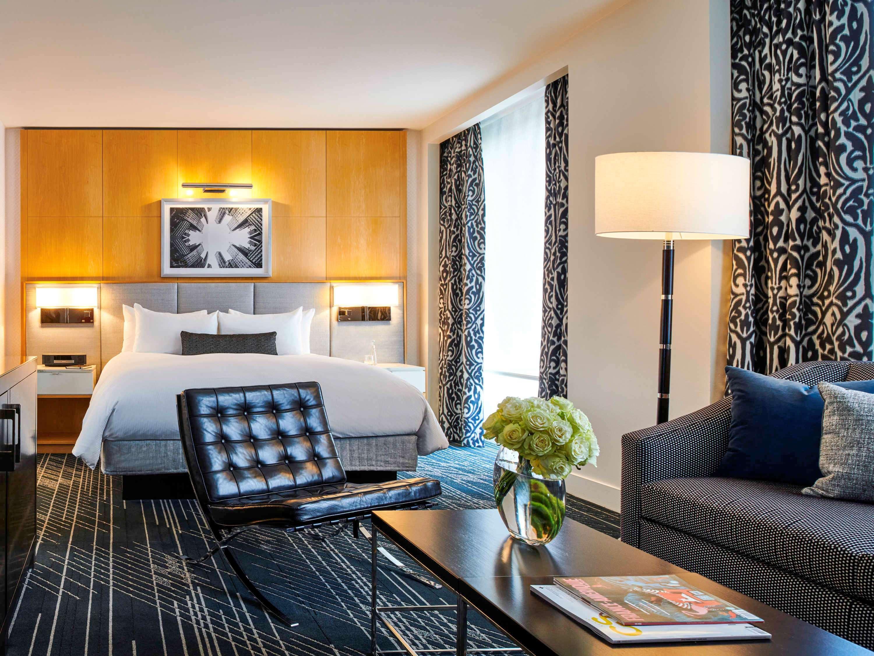 Отель Sofitel Chicago Magnificent Mile Экстерьер фото A suite at the Hotel Commonwealth