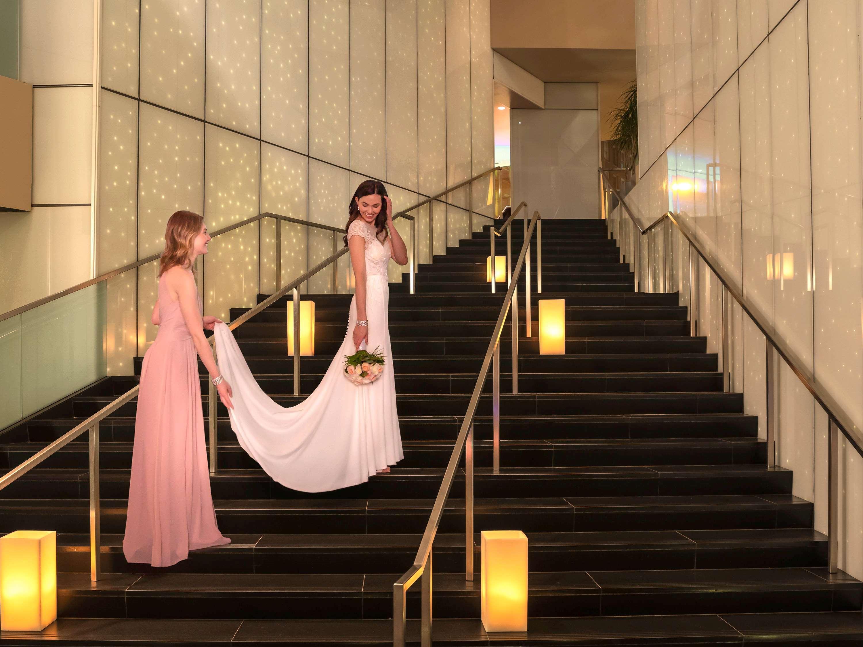 Отель Sofitel Chicago Magnificent Mile Экстерьер фото Wedding at the hotel