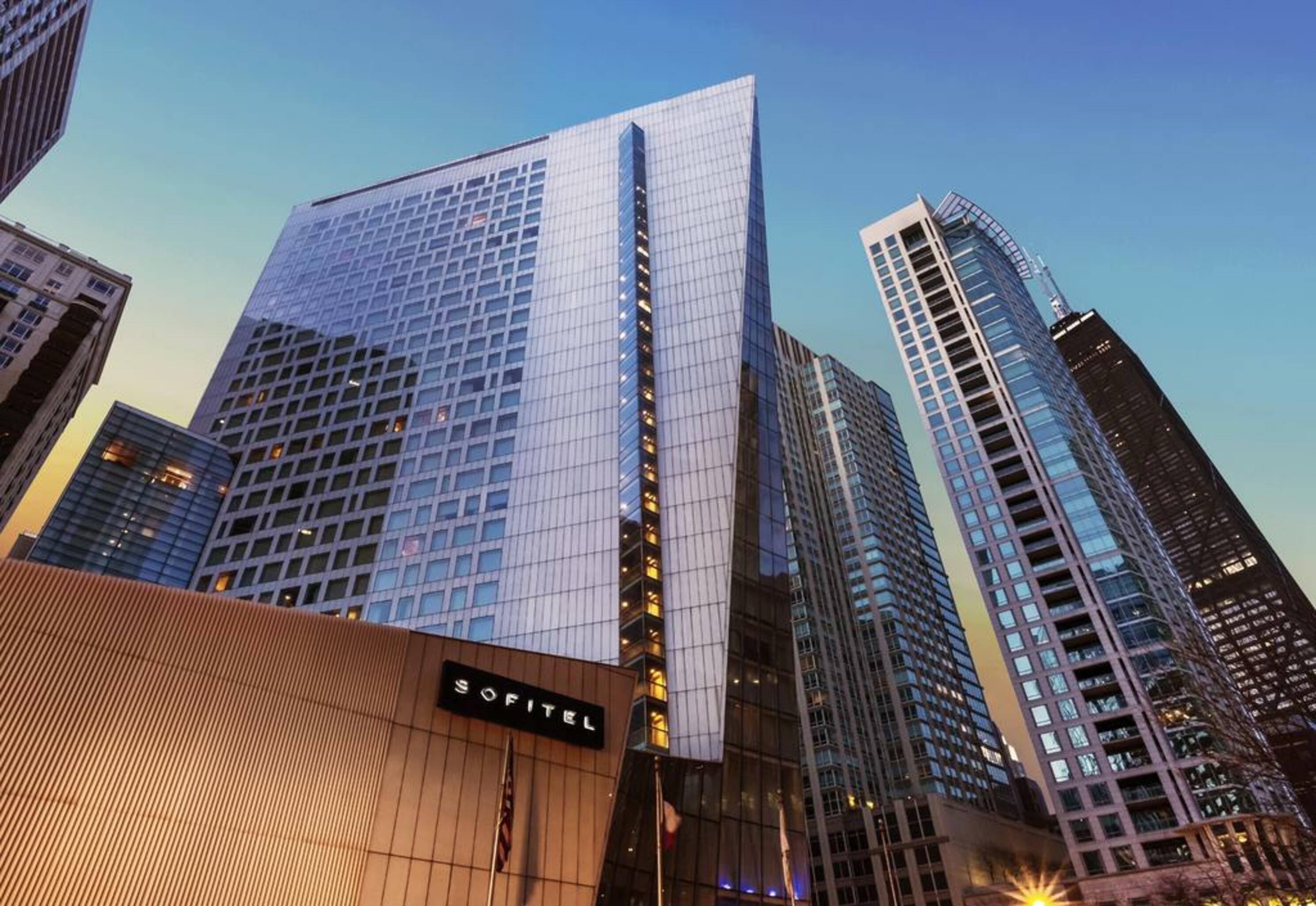 Отель Sofitel Chicago Magnificent Mile Экстерьер фото The hotel in 2014