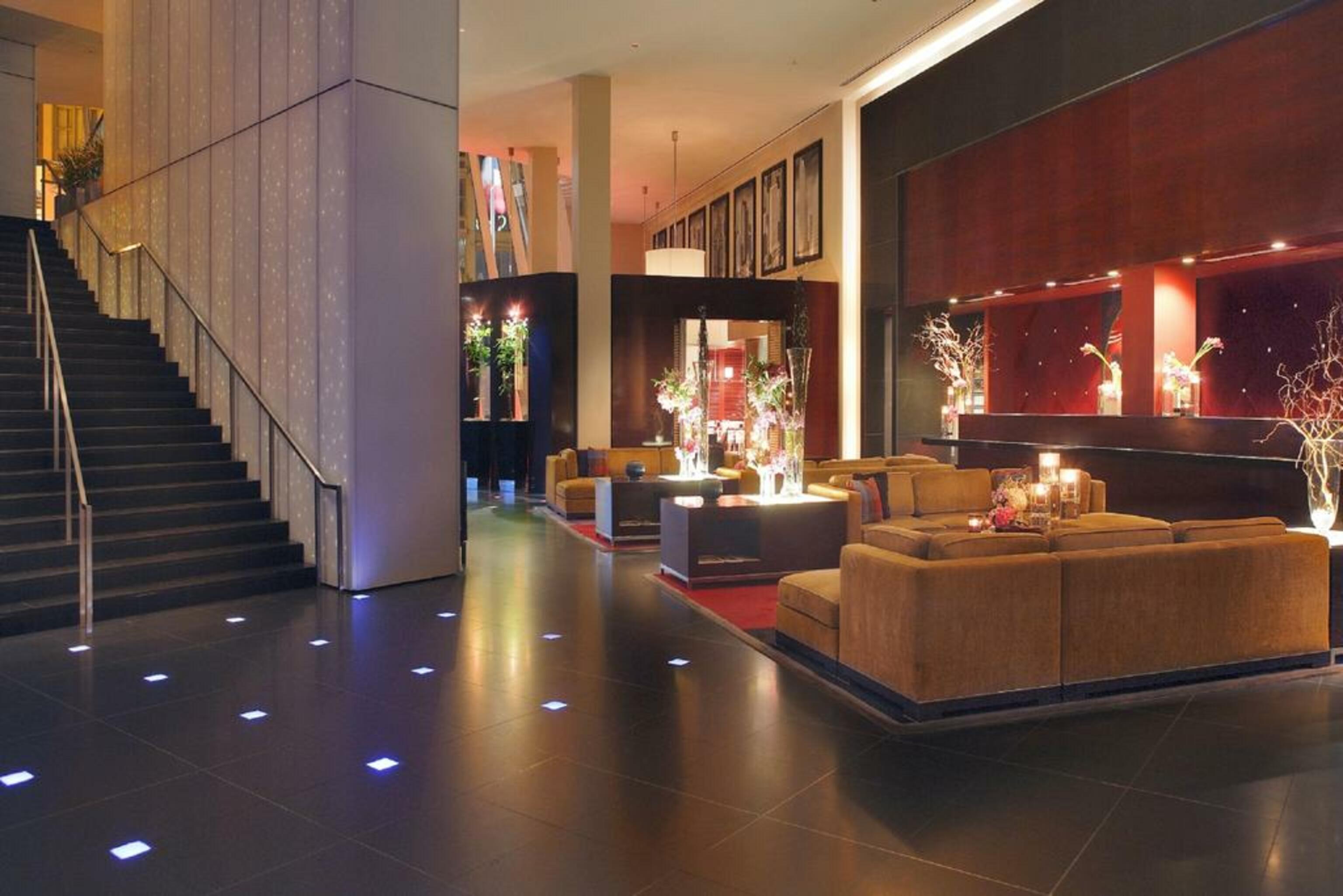 Отель Sofitel Chicago Magnificent Mile Экстерьер фото Lobby