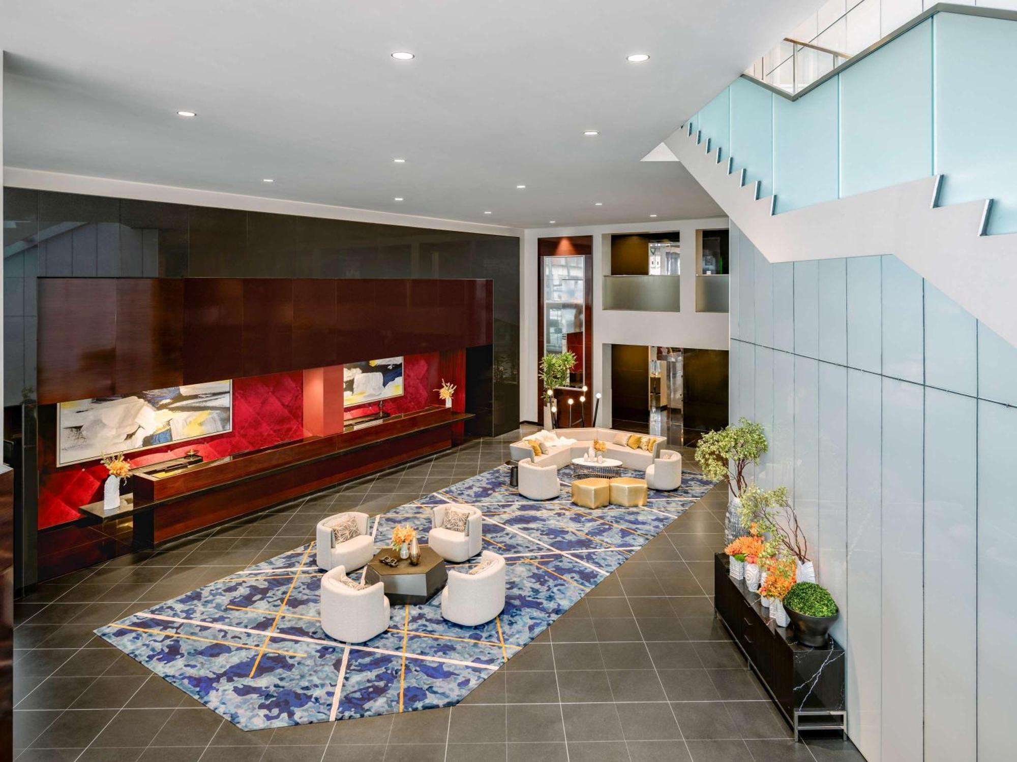 Отель Sofitel Chicago Magnificent Mile Экстерьер фото The lobby of the hotel