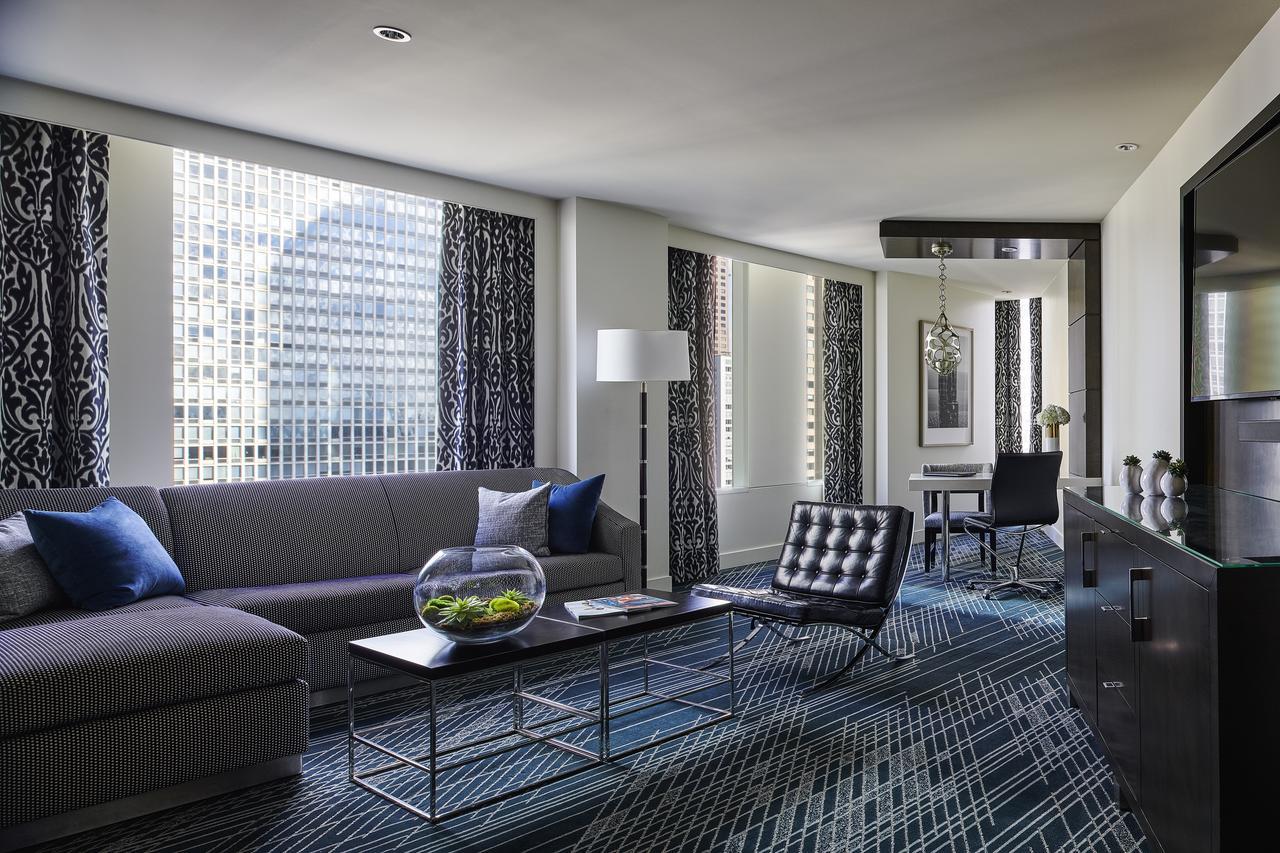 Отель Sofitel Chicago Magnificent Mile Экстерьер фото A suite at the London InterContinental