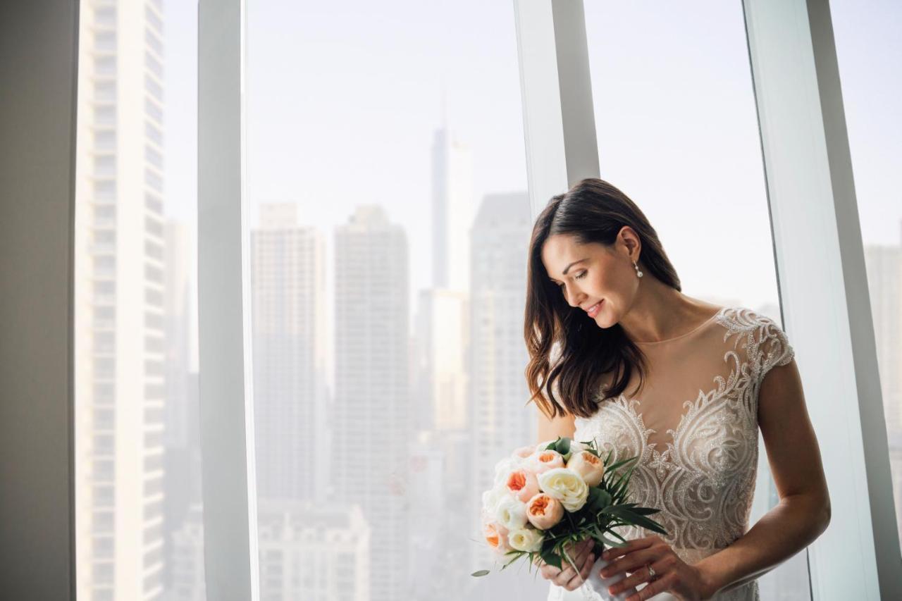 Отель Sofitel Chicago Magnificent Mile Экстерьер фото Wedding at One World Trade Center